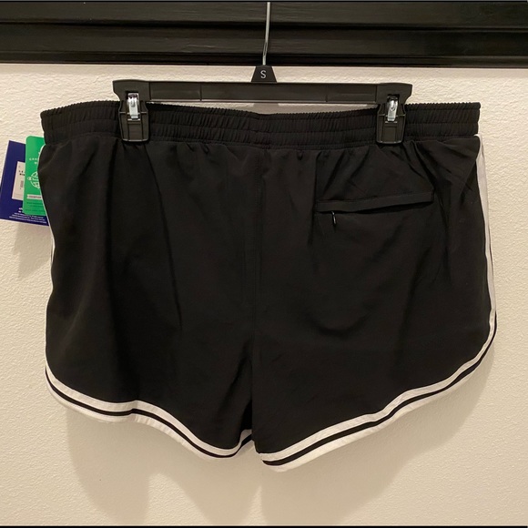 Champion Women’s Black Doubledry 3.5" Varsity Shorts w/Liner - XL - Picture 5 of 10